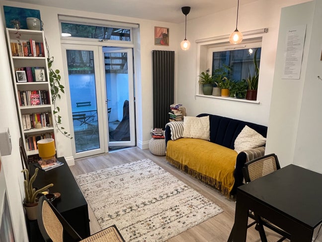 1 bed sub-let with huge garden Main Photo