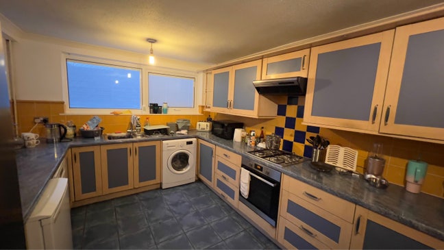 Lovely double room to rent with comfort in mind Main Photo
