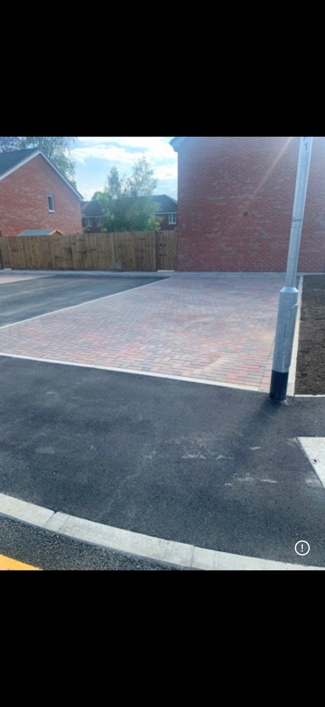 Whole 2 bed property available.  Main Photo