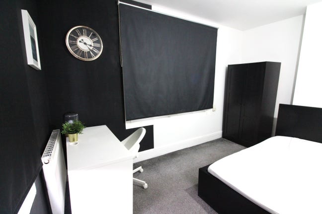  Don’T Miss Out! Spacious 6-Bedroom House Share Main Photo