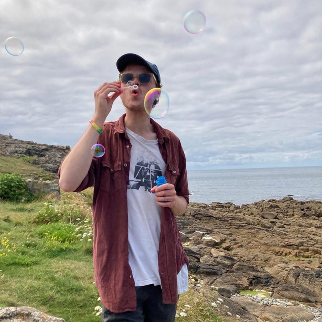 Reliable Roommate Seeking a Comfortable Flat Main Photo