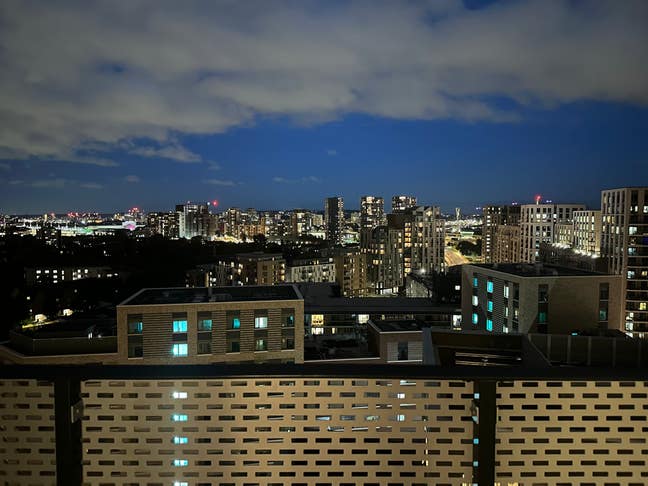 Canning Town new-build short-term room Main Photo