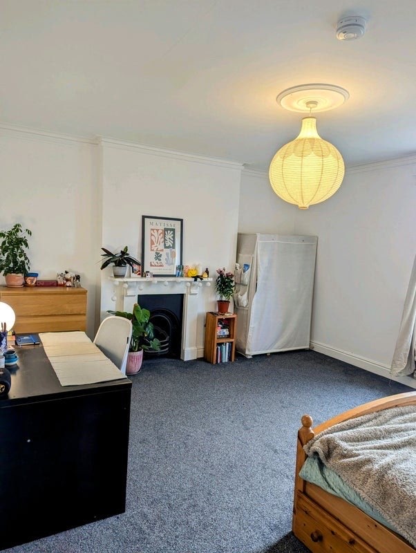 Double room available in Redland Main Photo