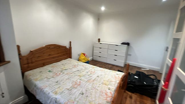 Spacious Double Room in IG1 - £1000 PCM Main Photo