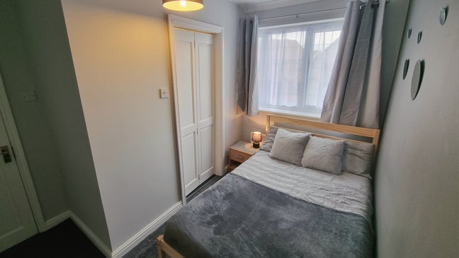 Gorgeous ensuite studio room in Westhoughton  Main Photo