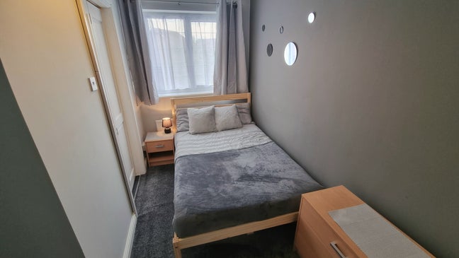 Gorgeous ensuite studio room in Westhoughton  Main Photo