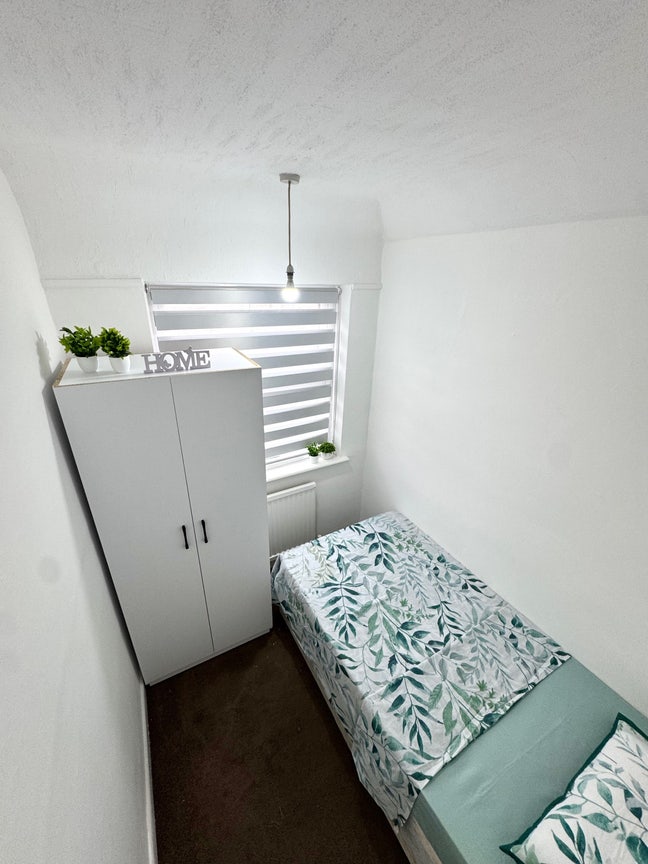 Rooms Available  Main Photo