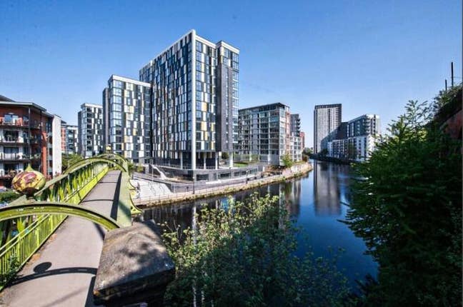 Flatmate needed - City Living with Views Main Photo
