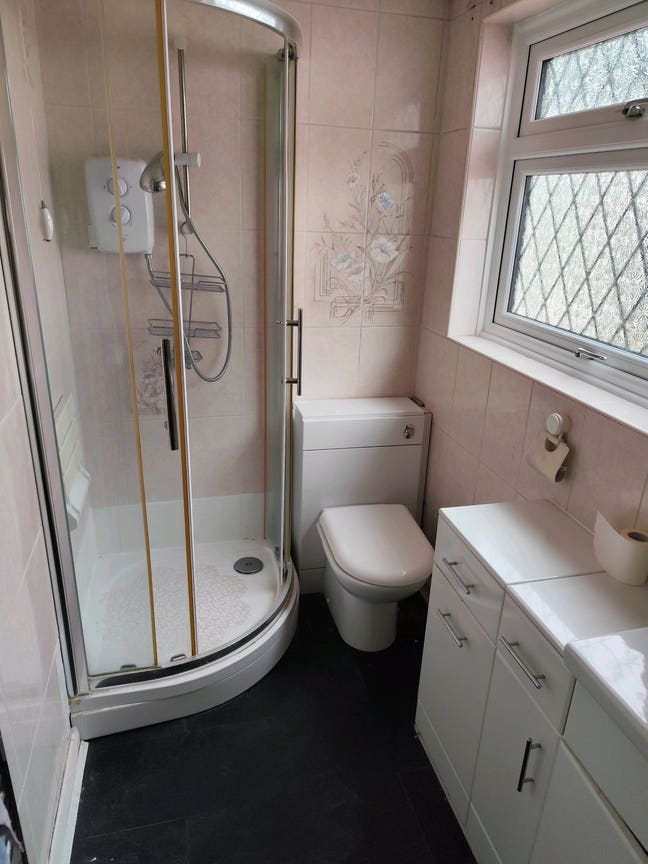 Two separate furnished double rooms available  Main Photo