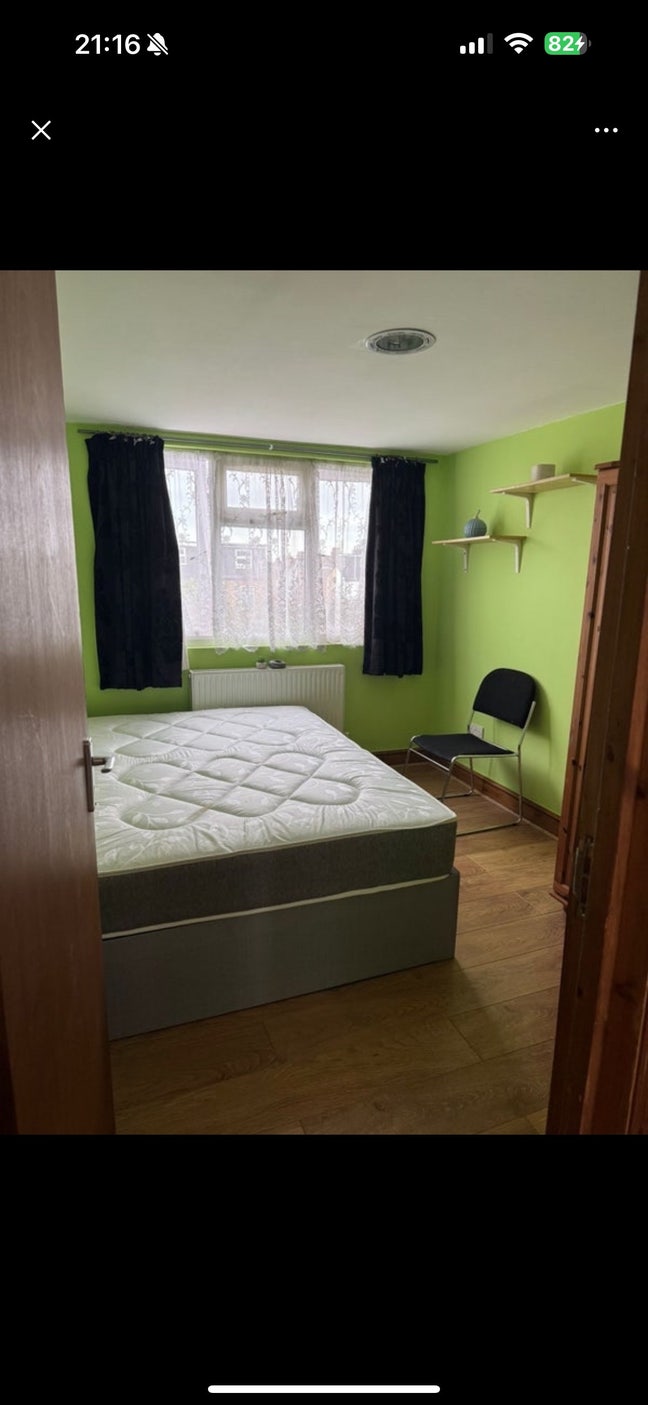 Spacious room in Leyton  Main Photo