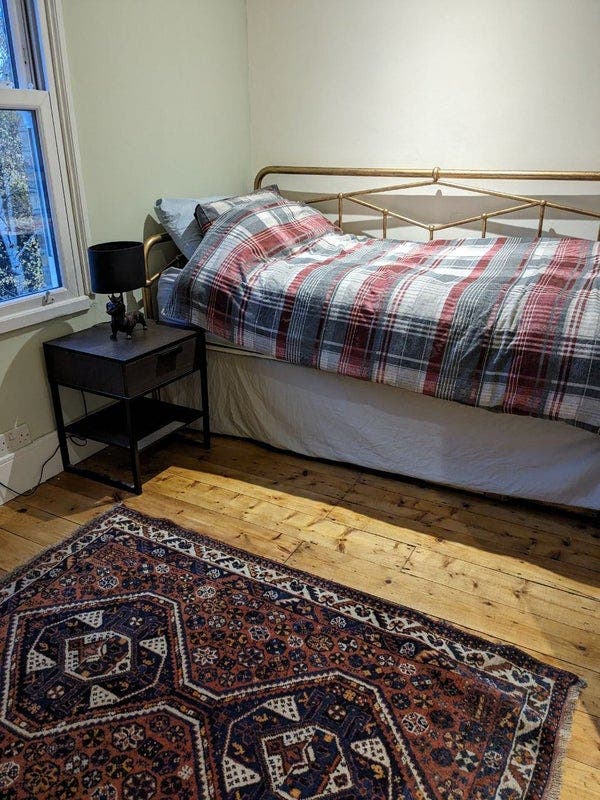 Room in a Spacious Beautiful House Main Photo