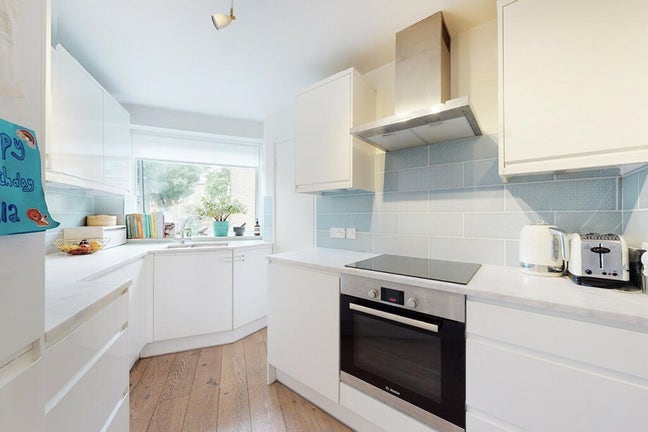 1 Room in a nice Canonbury Flat Main Photo