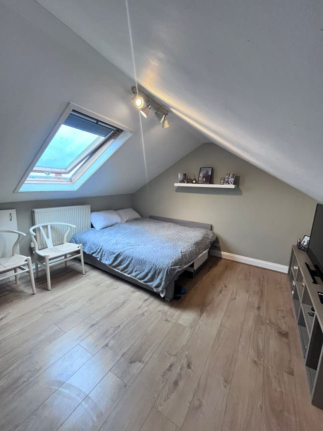 Spacious new refurb double room Main Photo