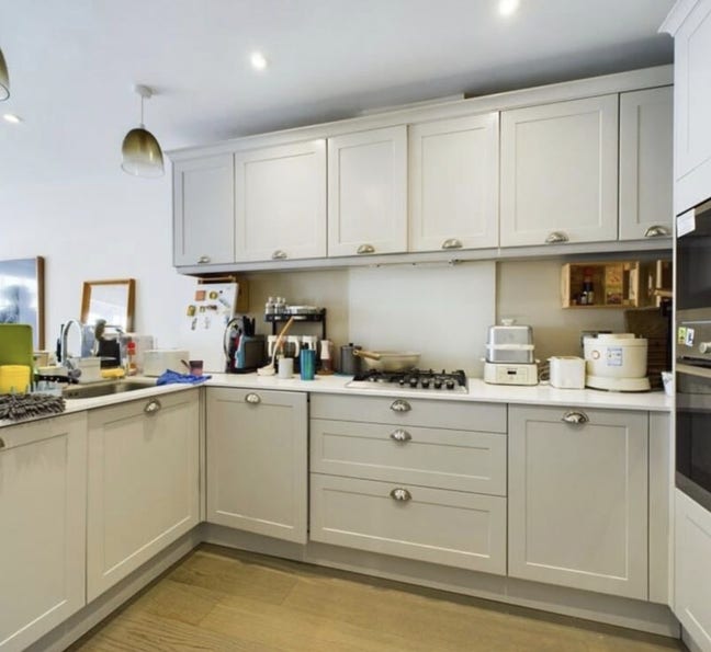 4 Bed Terraced House, RG2 Main Photo