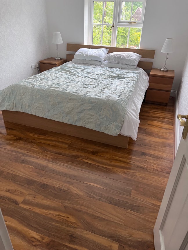 Stunning house with beautiful spacious room to let Main Photo