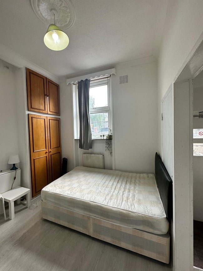 1 Bed - Kings Cross - 1 Min from Station! Main Photo