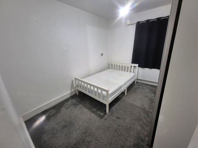 1 room for rent Main Photo