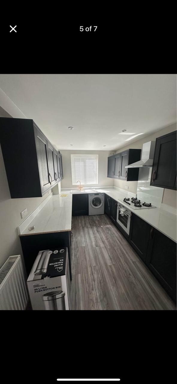 1 Double Room to let in a newly renovated house  Main Photo
