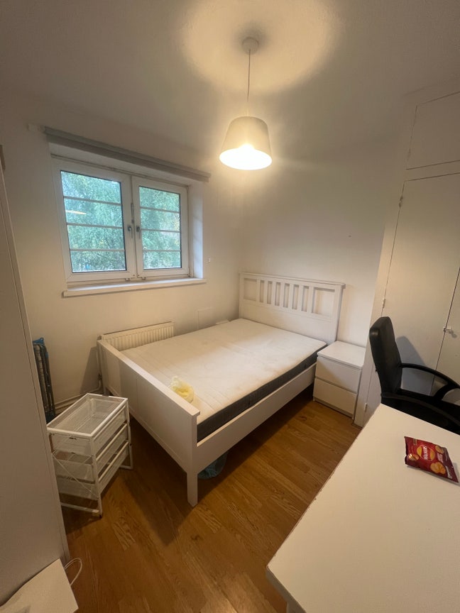 Double room next to Lambeth North station! (14Bri) Main Photo