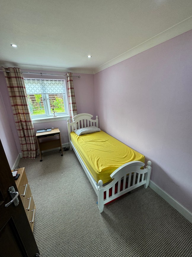 Single Room in 5 Bed House Main Photo