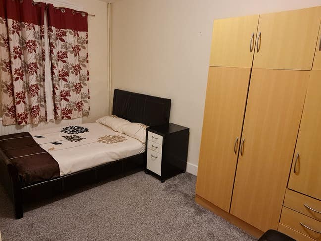 Furnished Double Room To Let Main Photo