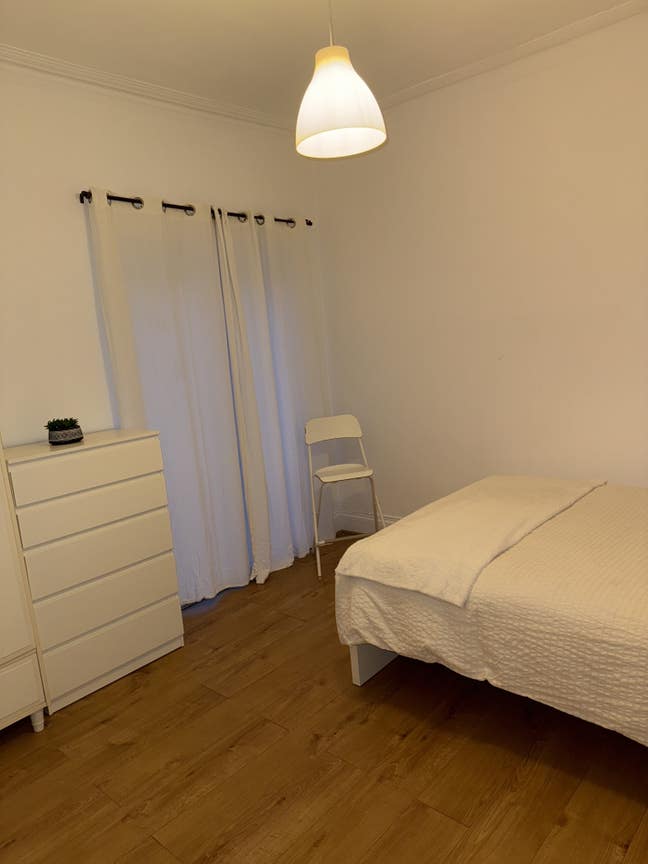 Bright and comfortable room available Female pref Main Photo