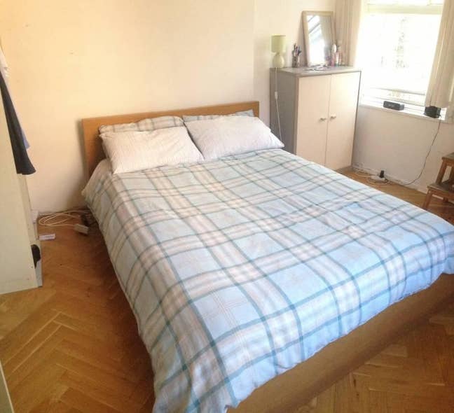 6  rooms property 5 mint Streatham Common  station Main Photo
