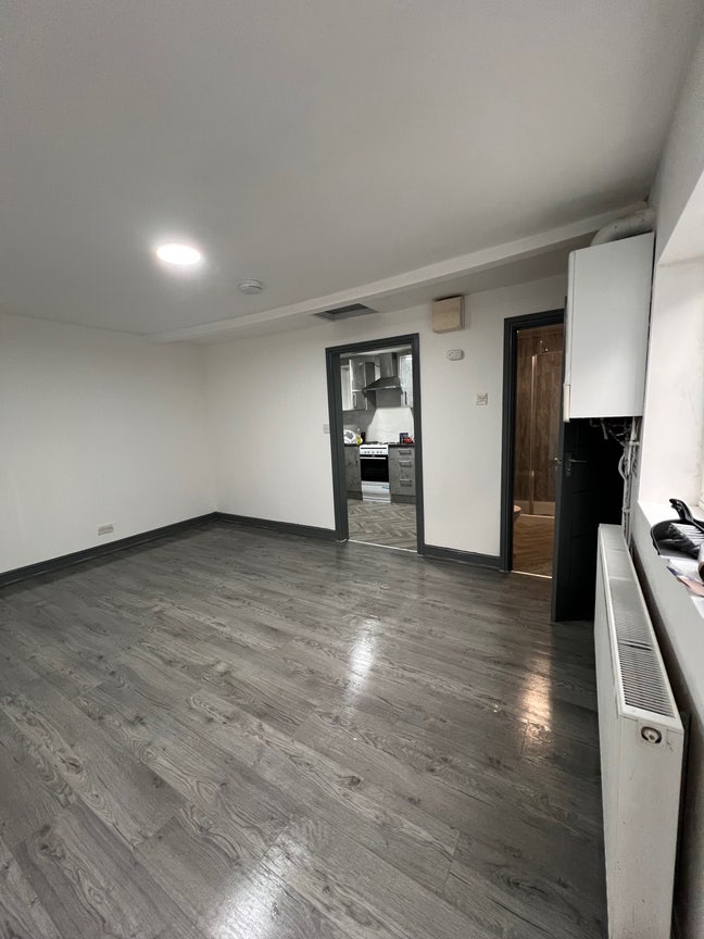 Studio Room Green Lane Road  Main Photo