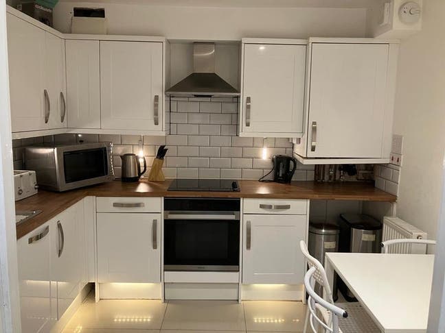5 rooms house with 3 bathrooms. 5 mint station Main Photo