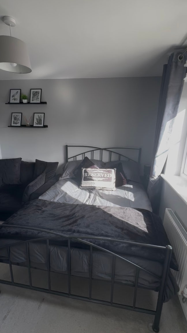 Double furnished bedroom with own full bathroom  Main Photo