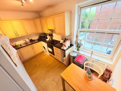 1 Double Room available now in kings Cross and Eus Main Photo