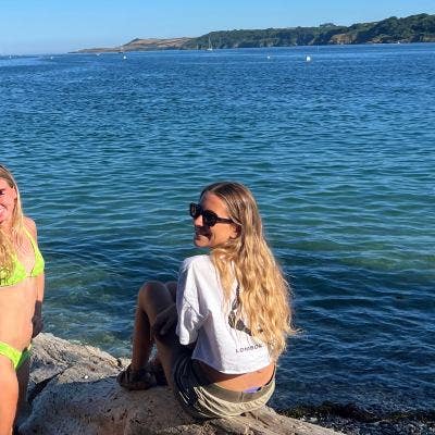 Professional Female seeks a double room Main Photo