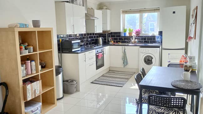🔥East Ham - Large Double Room+Private bathroom🔥 Main Photo