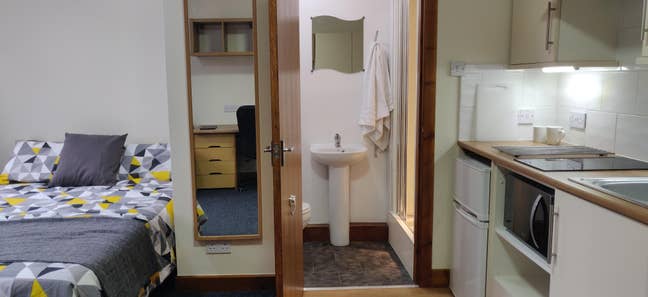 City-Centre Student Studio, parking available Main Photo
