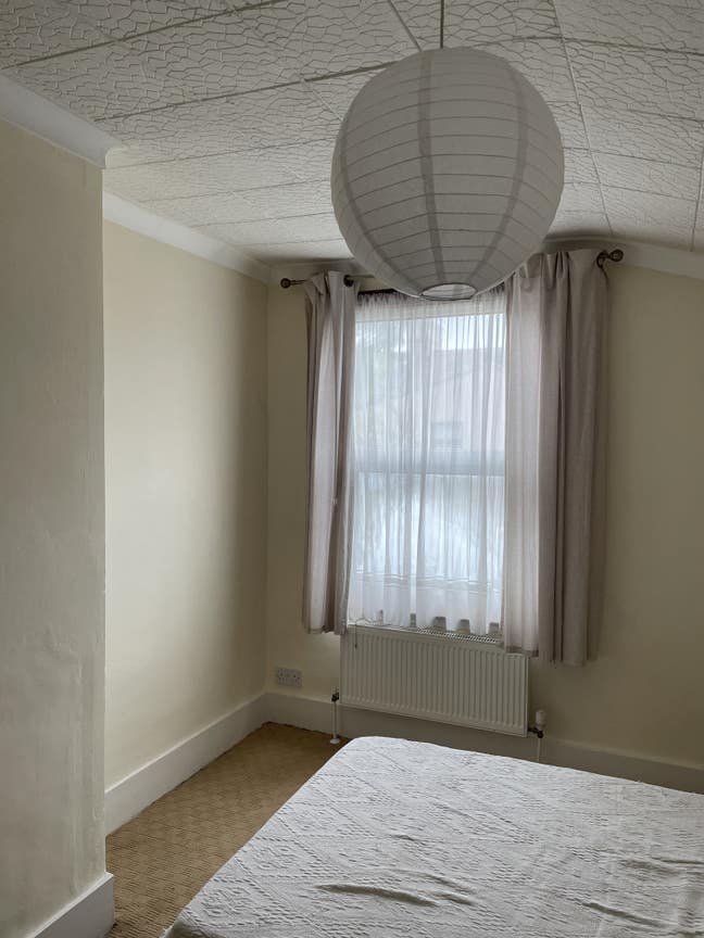 Large Bedroom £160 pw (for one person only) Main Photo