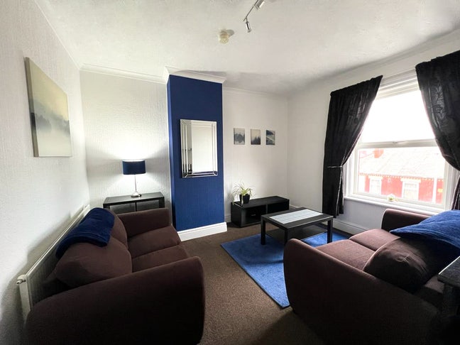 1 Bed Self Contained - No Deposit - Some Bills Inc Main Photo