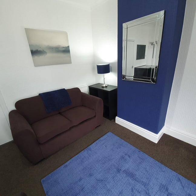 1 Bed Self Contained - No Deposit - Some Bills Inc Main Photo