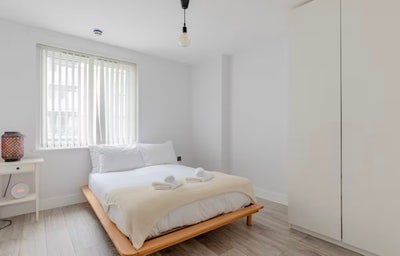 Double bedroom for rent - 15 minute walk from CW Main Photo