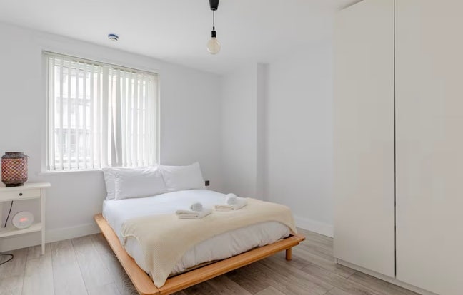 Double bedroom for rent - 15 minute walk from CW Main Photo