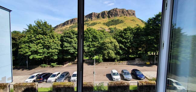 Edinburgh City Centre EH8 2 bed 2 Bathroom  Main Photo