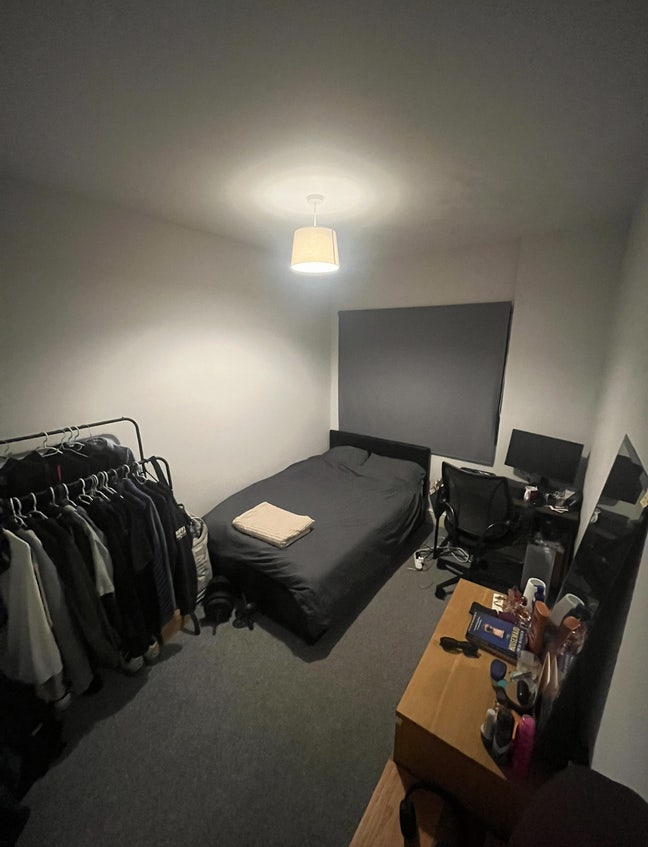 Room available right on North St Bedminster  Main Photo