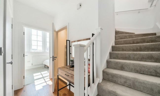 1 bed duplex * all bills included option available Main Photo
