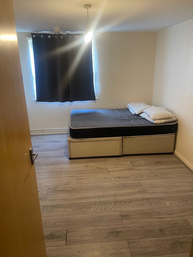 Lovely 2 bedroom on old Kent road  Main Photo