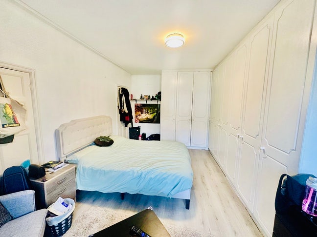 King Size Bedroom on Zone 3 Main Photo