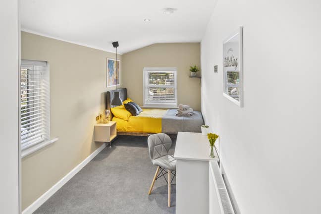 Gorgeous Ensuite Room Available On Palmerston Road Main Photo