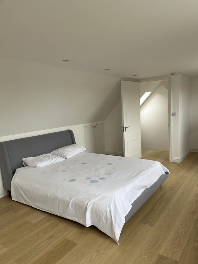 Double room up for rent-bills included  Main Photo