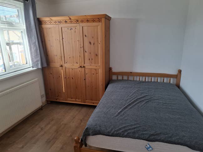 2 Large Double Room available for rent in UB3  Main Photo
