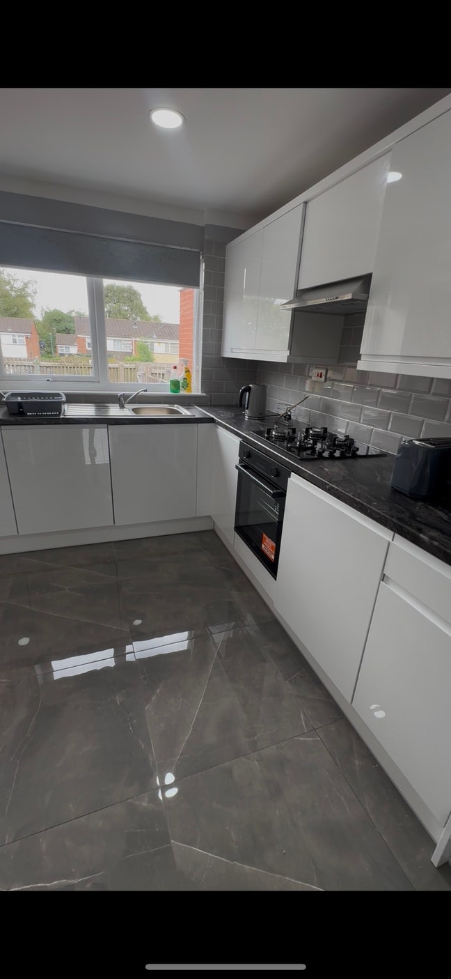 BirminghamModern & affordable Student Female House Main Photo