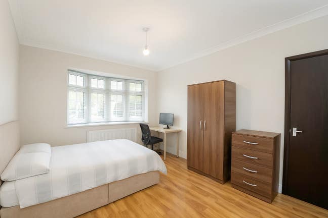 Good size double room in Leyton/Stratford area Main Photo