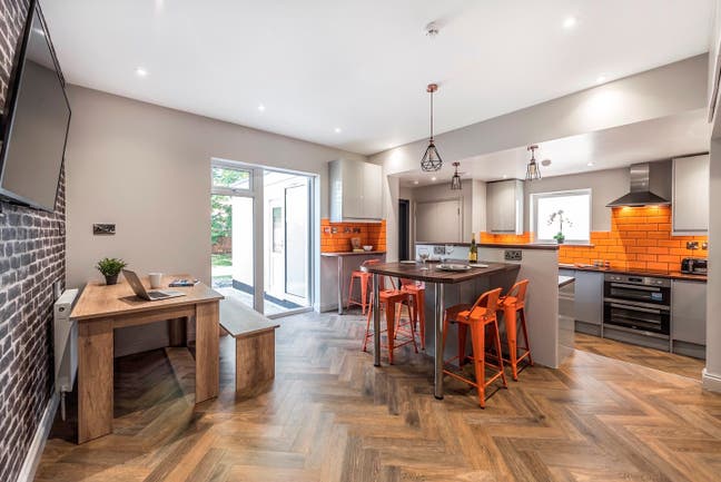 Ensuite- 12 Mins to East Croydon & Free Parking Main Photo
